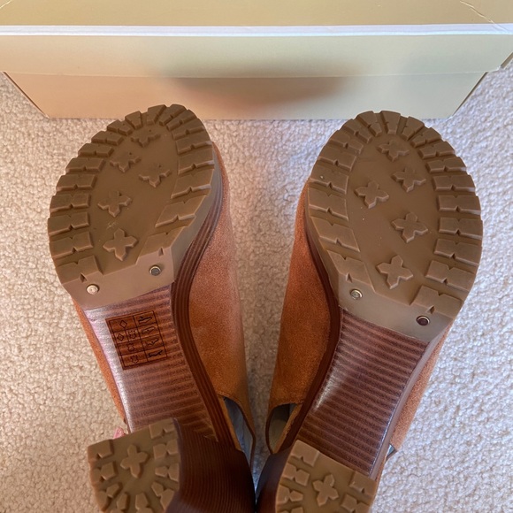 New Michael Kors Flynn Sling shoes - Picture 3 of 5